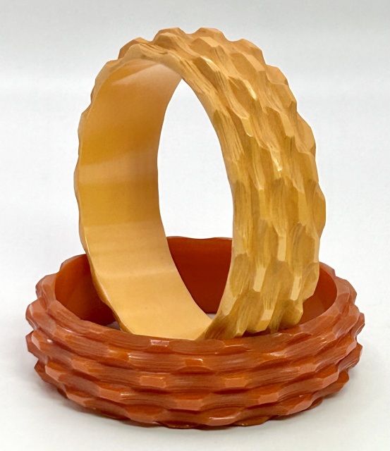 BB144 vintage basketweave carved bakelite bangles in corn & burnt orange